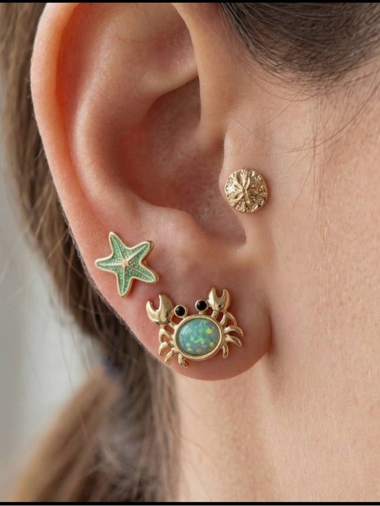 Jewelry - Gold Crab and Starfish Opal Earrings 🦀 🏝️ 🏖️